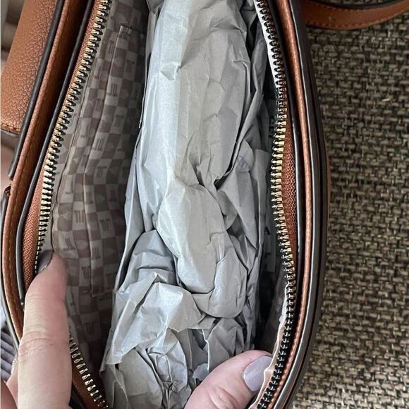 London Fog Evelyn Multi Crossbody - NWT - Picture 4 of 4